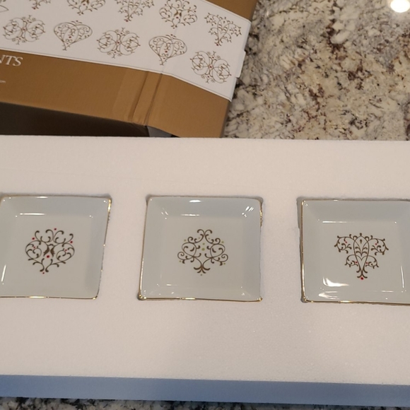 NIB Gold Excellance 4 pc Tibet Set - Picture 2 of 7